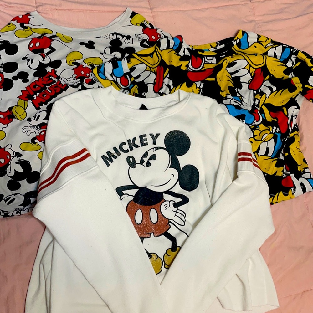 2 Disney shirts + Disney sweater